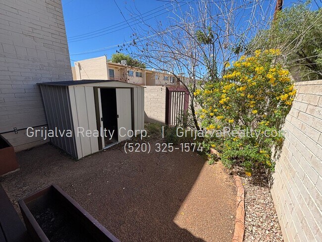 Building Photo - 1444 S Palo Verde Ave