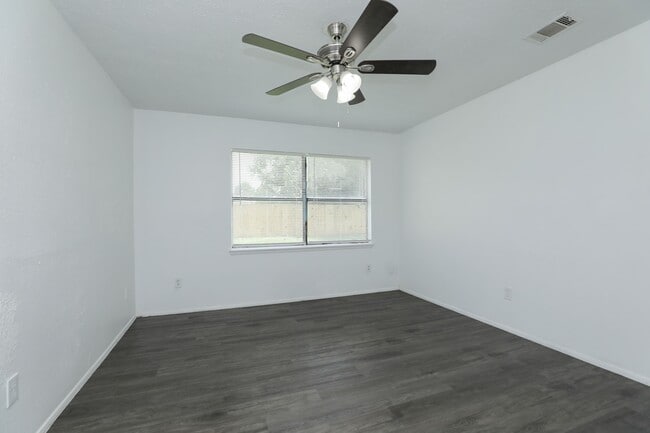 Building Photo - 17518 Bullis Gap Dr