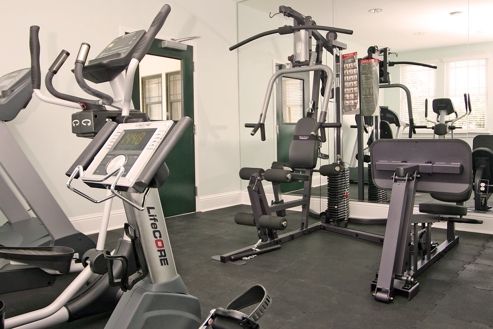 Building Photo - 1303 Main St N