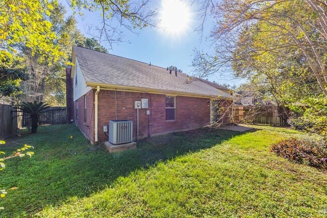 Building Photo - 9402 Calwood Cir