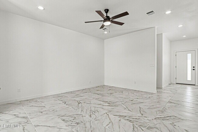 Building Photo - 13909 Paseo Perlas Dr