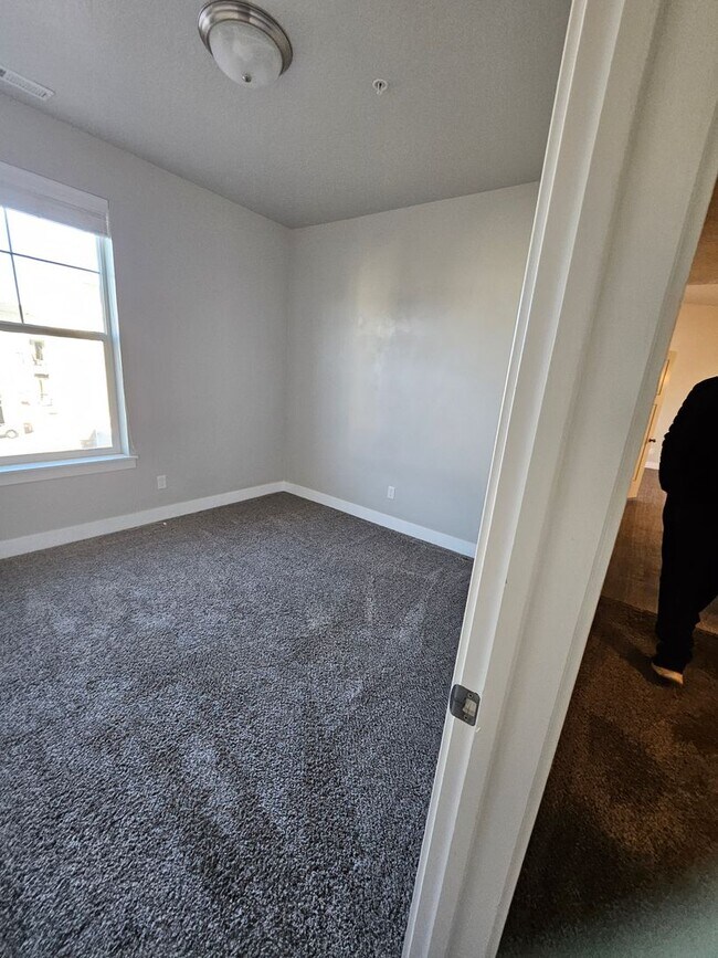 Building Photo - Gillespie