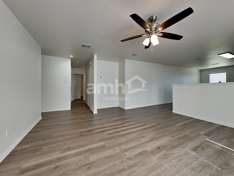 Building Photo - 2912 Mockingbird St