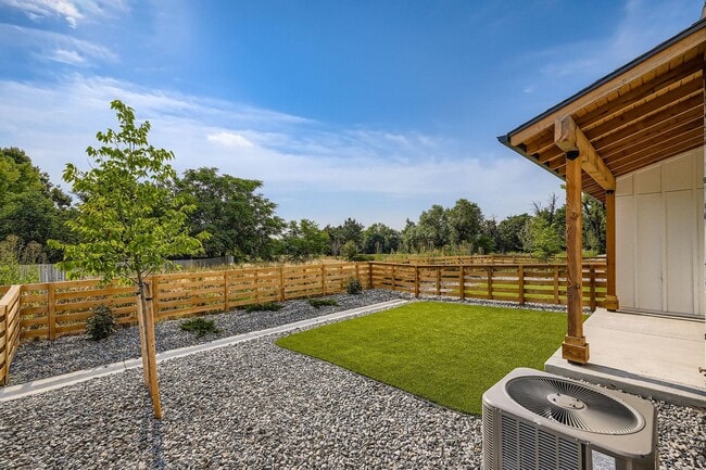 Building Photo - 2502 Colt Wy