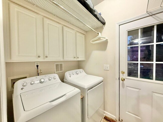 Building Photo - 311 Coral Creek Ln