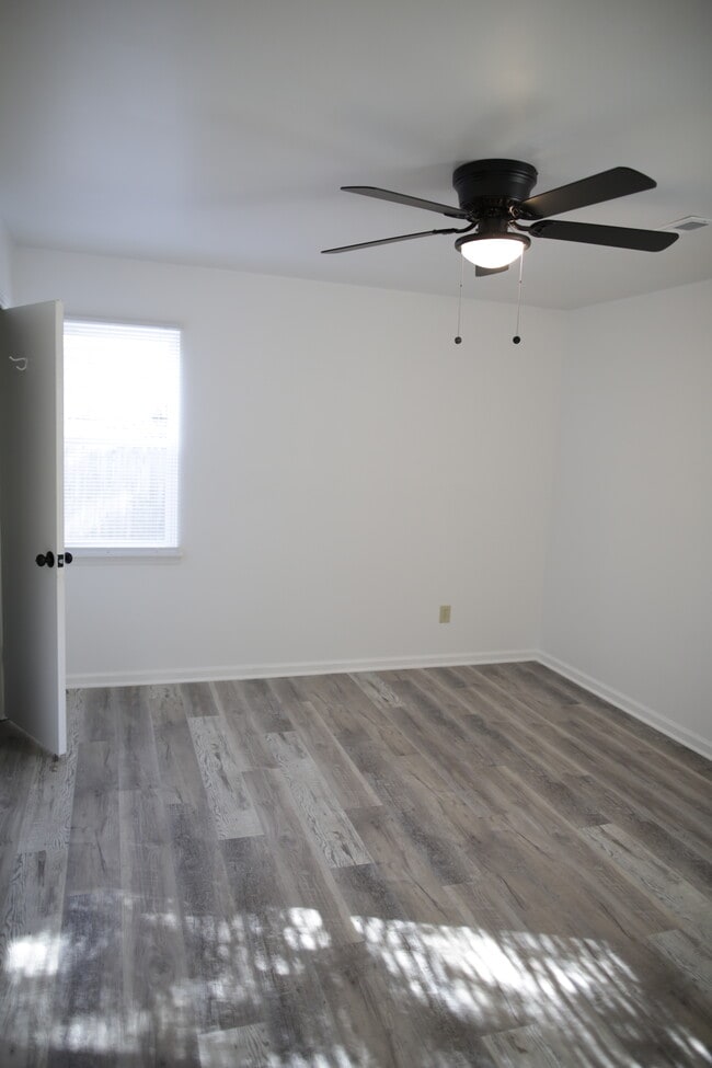 Building Photo - 12300 Rock Canyon Dr