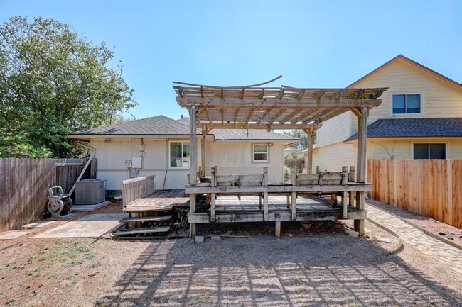 Building Photo - 16710 Whitebrush Loop
