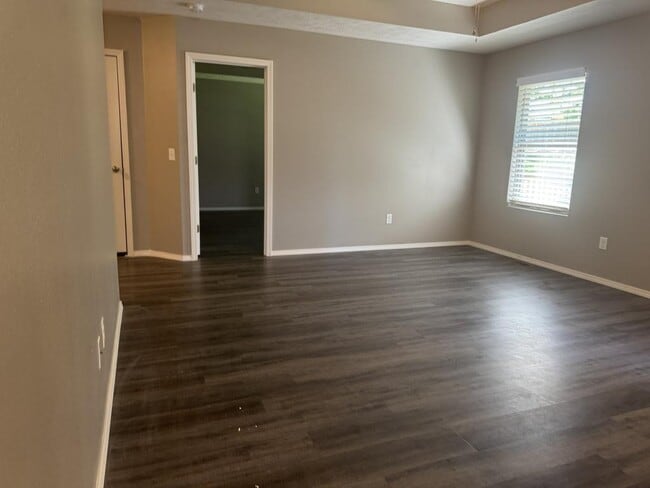 Building Photo - 5849 Geranium Ln