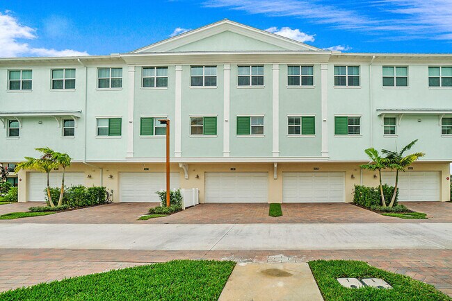 Building Photo - 4122 Faraday Wy