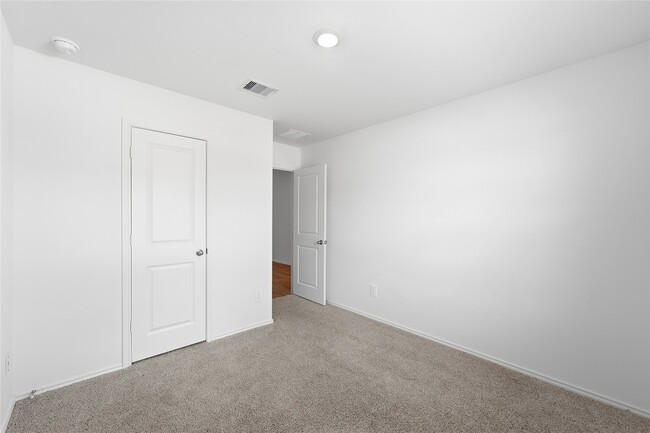 Building Photo - 31323 Heddington Ln