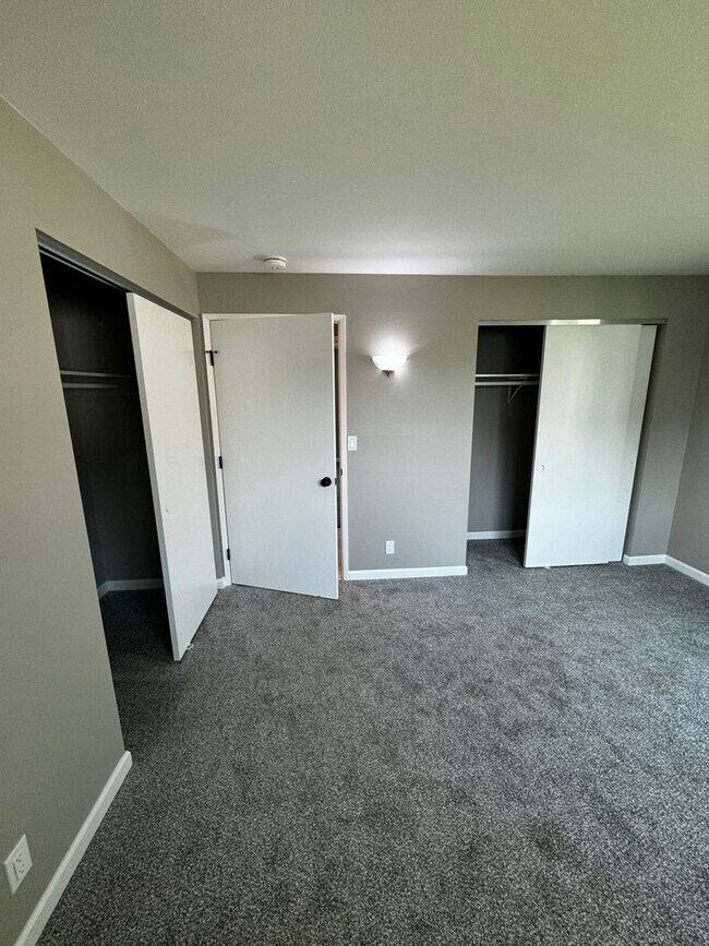 Building Photo - n651 S. 83rd Ave