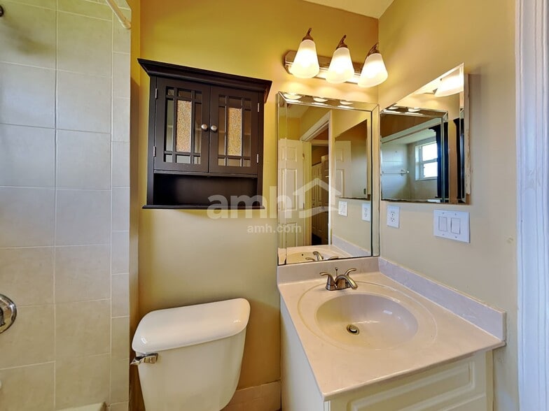 Building Photo - 2245 SW Savage Blvd