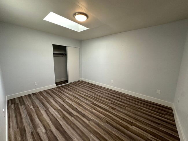 Building Photo - 2601 El Goya Dr