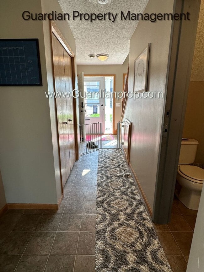 Building Photo - Lakeville End Unit Town Home, 2 Car Garage, 2.5 Baths, Walk out Patio, Available July