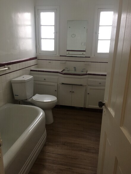 Building Photo - 442 N Spaulding Ave