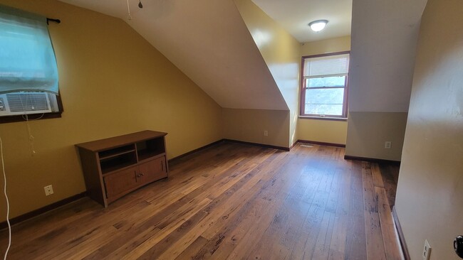 Building Photo - 803/805 MA - BEE