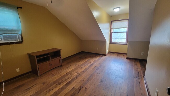 Building Photo - 803/805 McKinley Avenue
