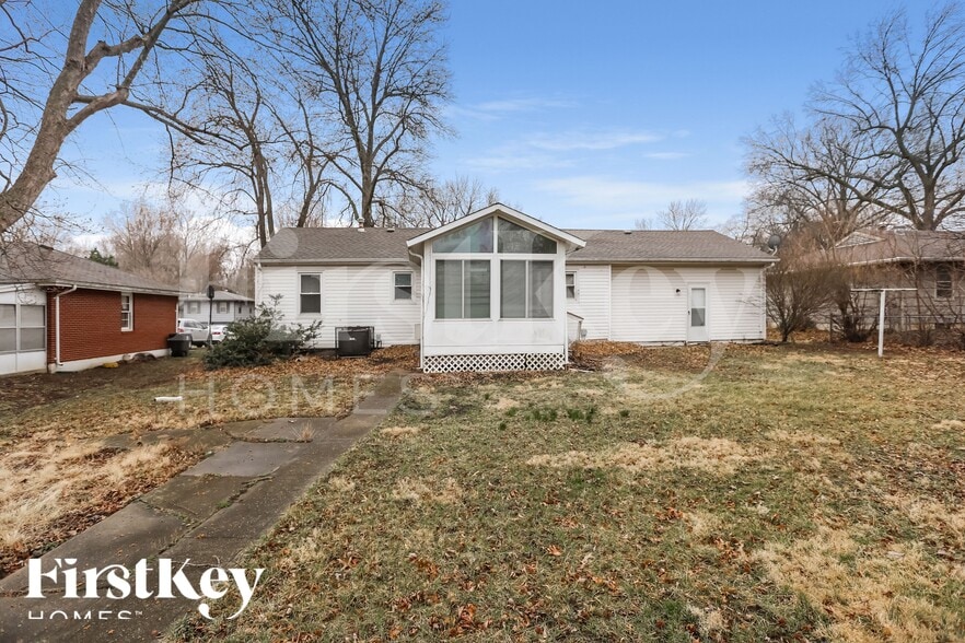 Building Photo - 10508 East 33rd Terrace S