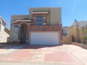 Building Photo - 4 BEDROOM 3 BATHROOM HOME! fully remodeled...