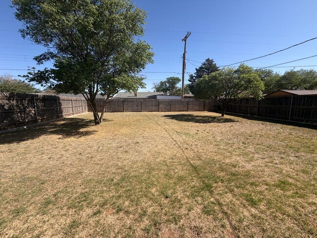 Building Photo - 3BED/2BATH/1 CAR GARAGE: AVAILABLE JUNE 15TH IN LISD!!