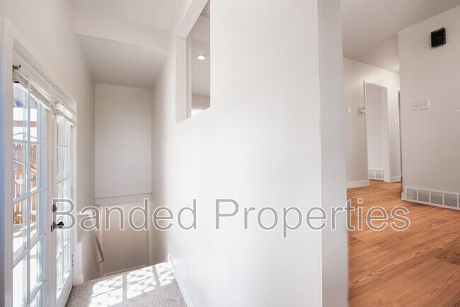Building Photo - 351 E 4575 S
