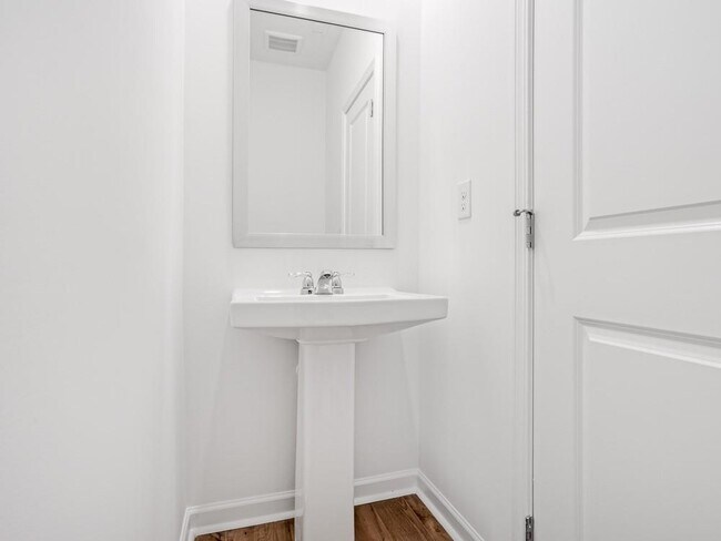 Building Photo - 202 Groveton Ct
