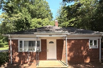 Building Photo - 3526 Eastway Dr