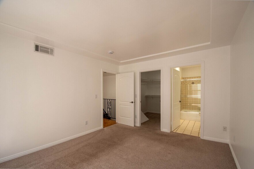 Building Photo - 4259 Dixie Canyon Ave