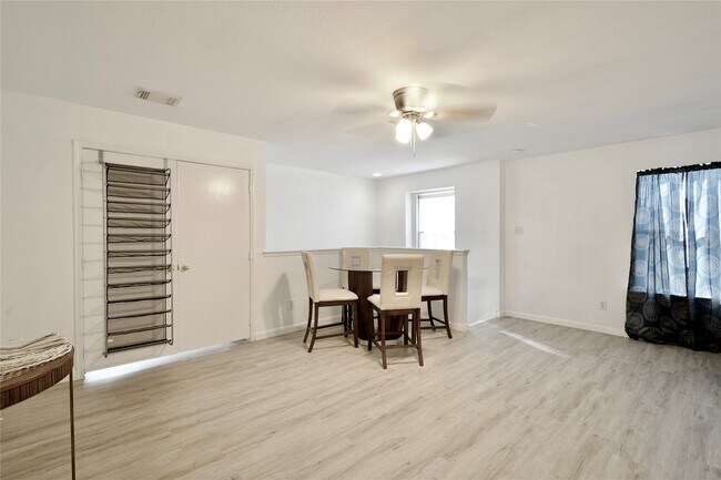 Building Photo - 9503 Lerin Ln