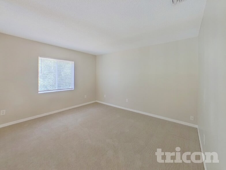 Building Photo - 1330 Gangplank Dr