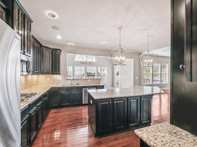 Building Photo - 425 Brushfield Park Dr