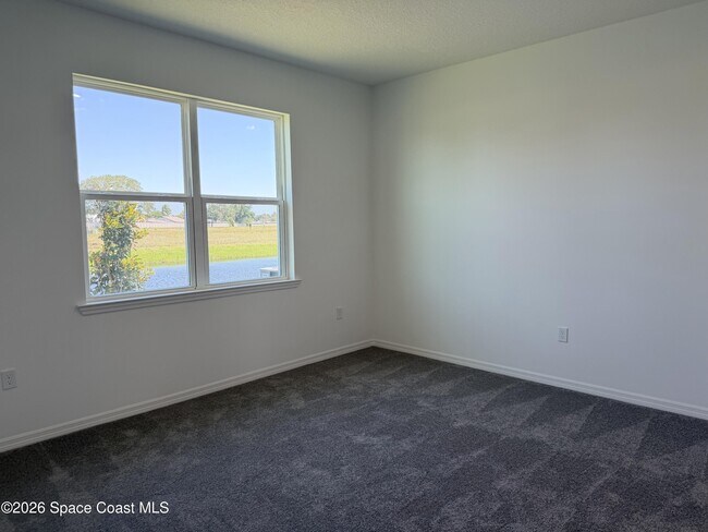 Building Photo - 917 Castleford Ave NE