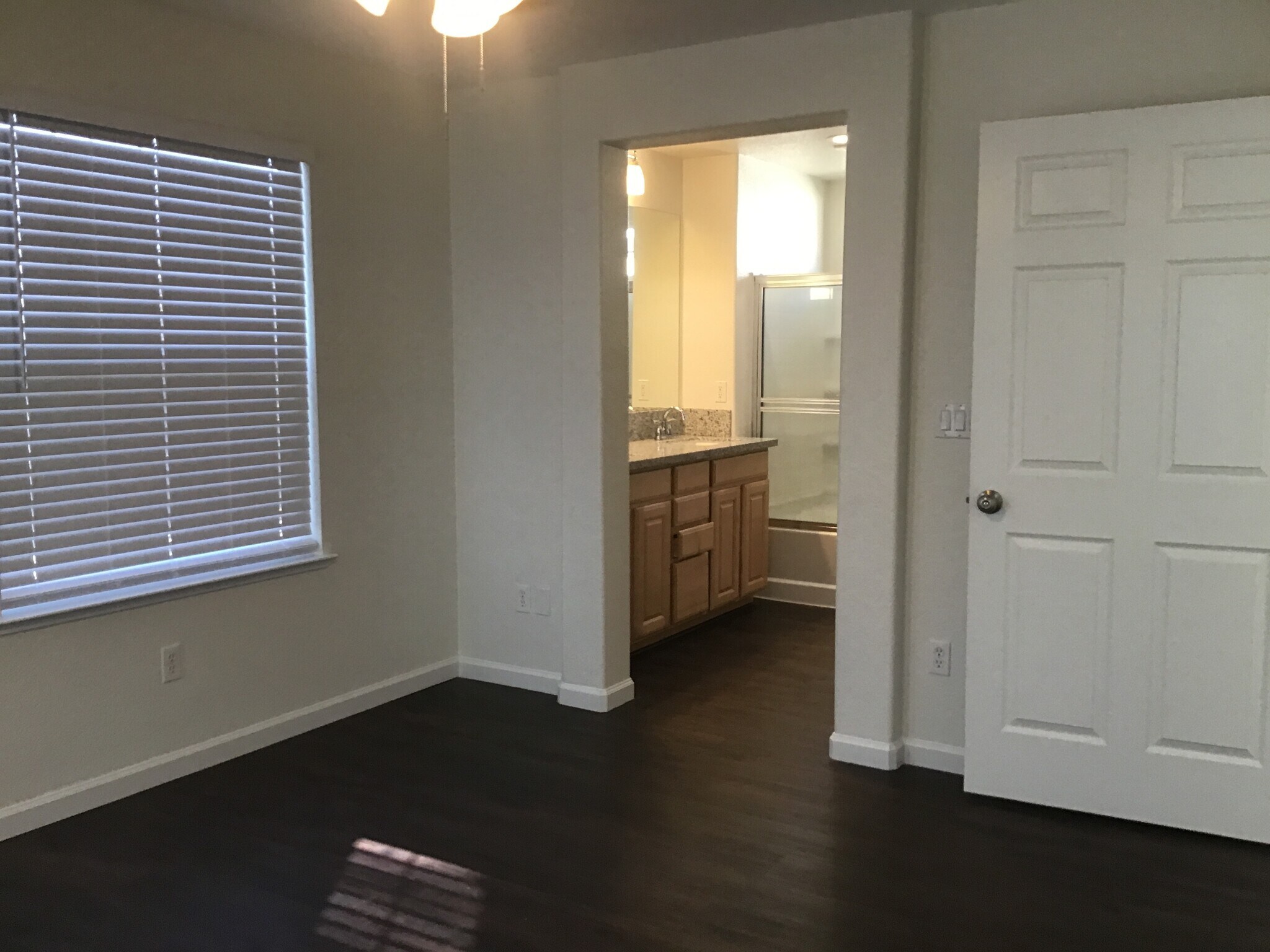 Building Photo - 3976 Dominus Dr