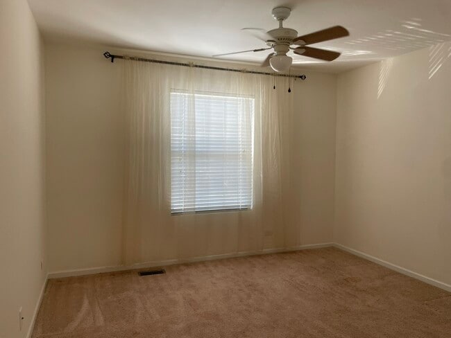 Building Photo - 1471 Meadowsedge Ln
