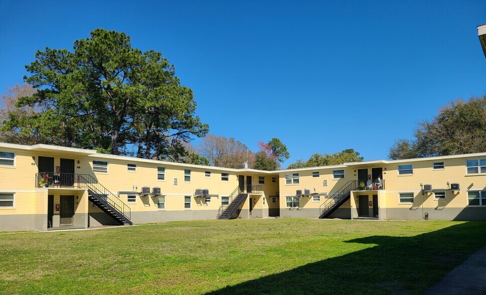 Building Photo - 3818 Almeda St