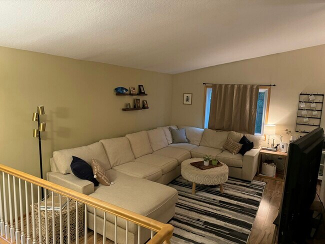 Building Photo - 5248 Beachside Dr