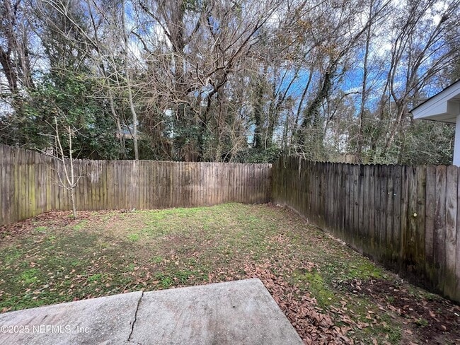 Building Photo - 3057 Camelliawood Cir E