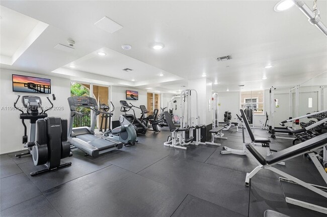 Building Photo - 520 SE 5 Ave