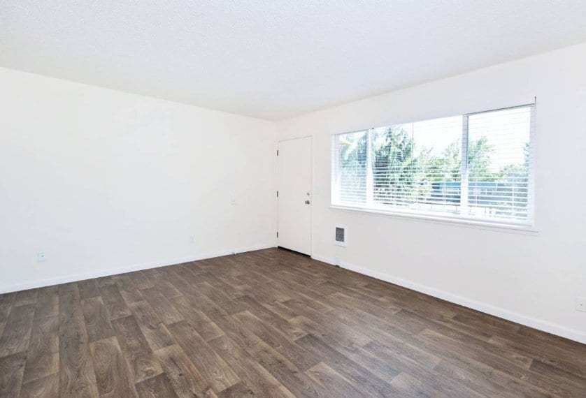 Building Photo - 3055 SE 20th Ave