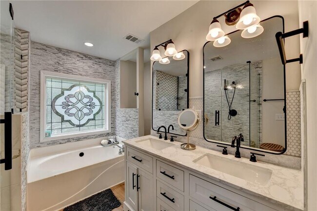 Building Photo - 6604 Destiny Dr SE