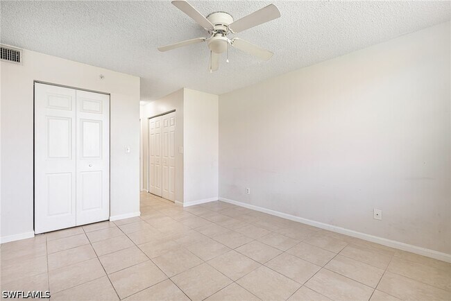 Building Photo - 1265 Wildwood Lakes Blvd