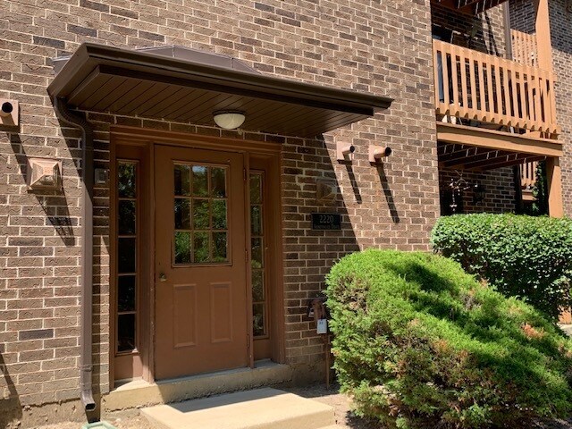 Primary Photo - 2220 Abbeywood Dr