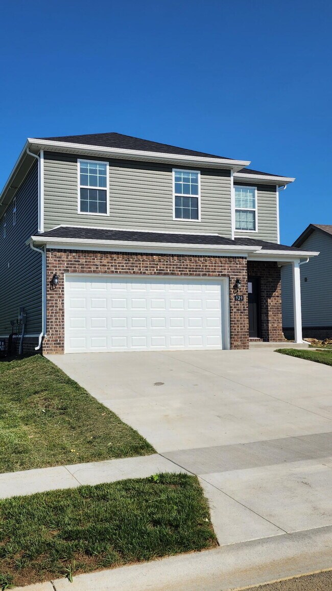 Building Photo - 929 Olympic Ct