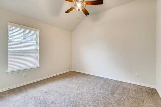 Building Photo - 13827 Quiet Fox Ln