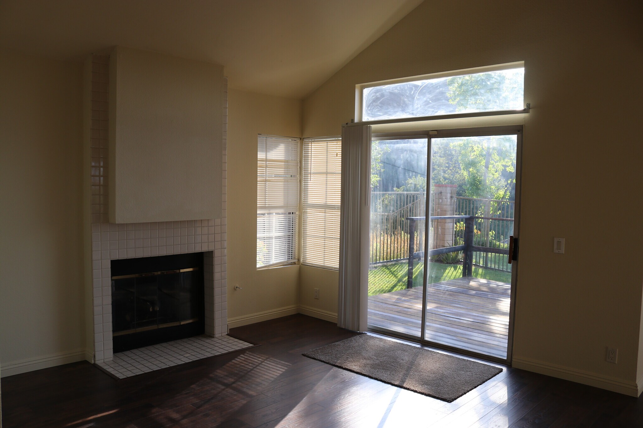 Building Photo - 857 S Sapphire Ln