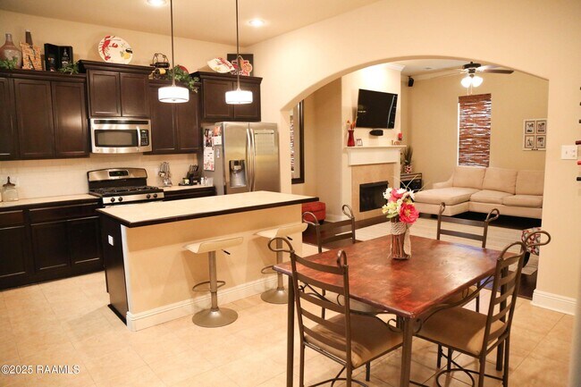 Building Photo - 111 Pettigrove Dr