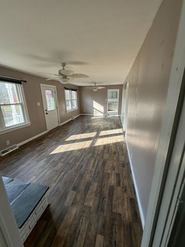 Building Photo - 27 Irene Blvd