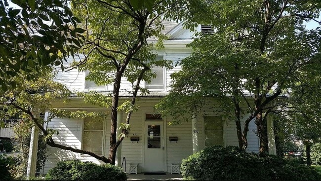 Building Photo - 432 Roanoke Blvd