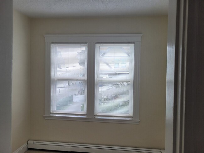 Building Photo - 39 Irving St