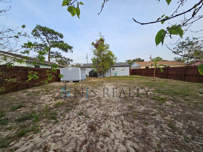 Building Photo - REDUCED PRICE!!!!  MUST SEE.. BEAUTIFUL IN...